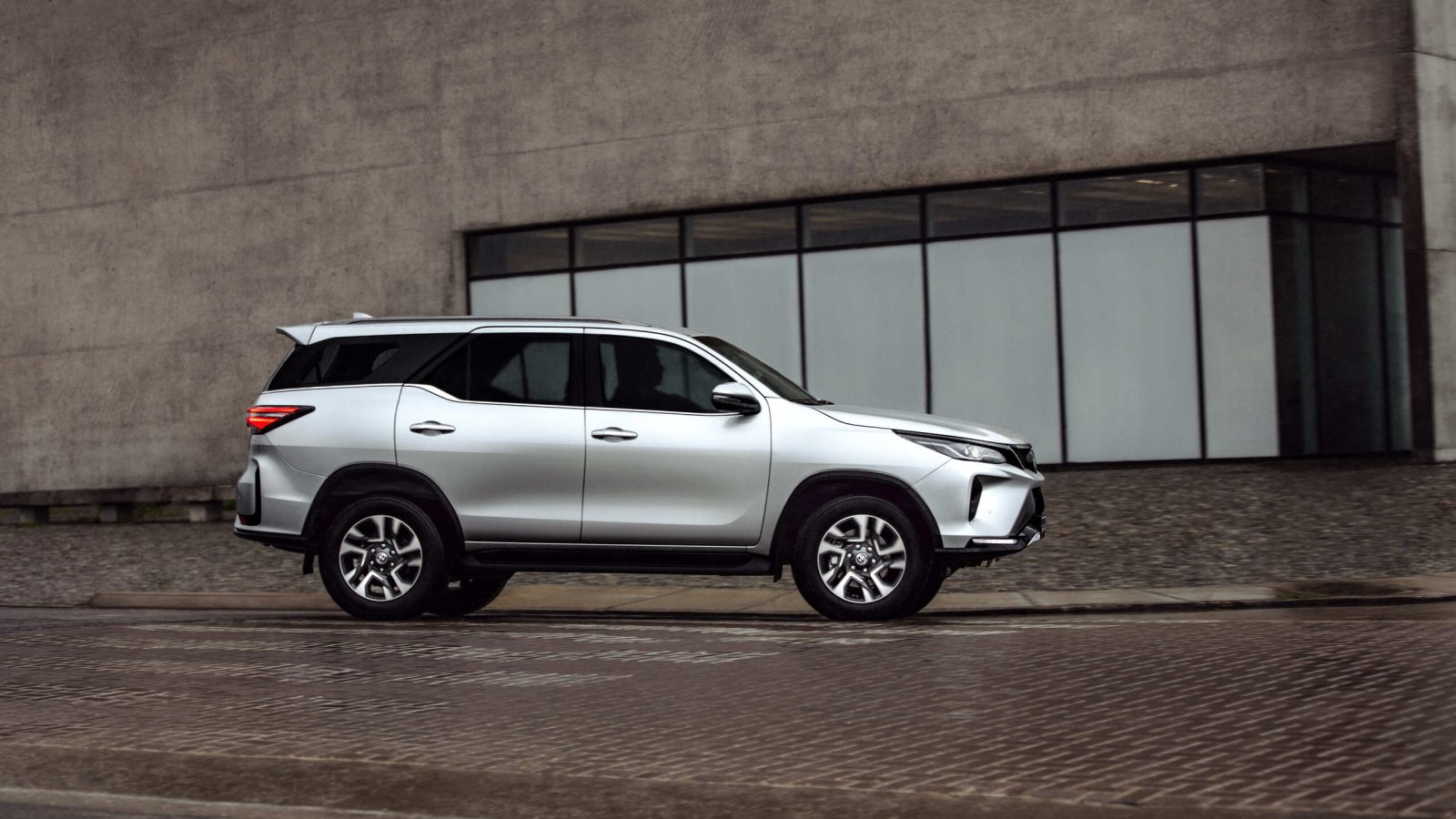 HR_I0A9740-1_V3 HR_I0A9740-1_V3